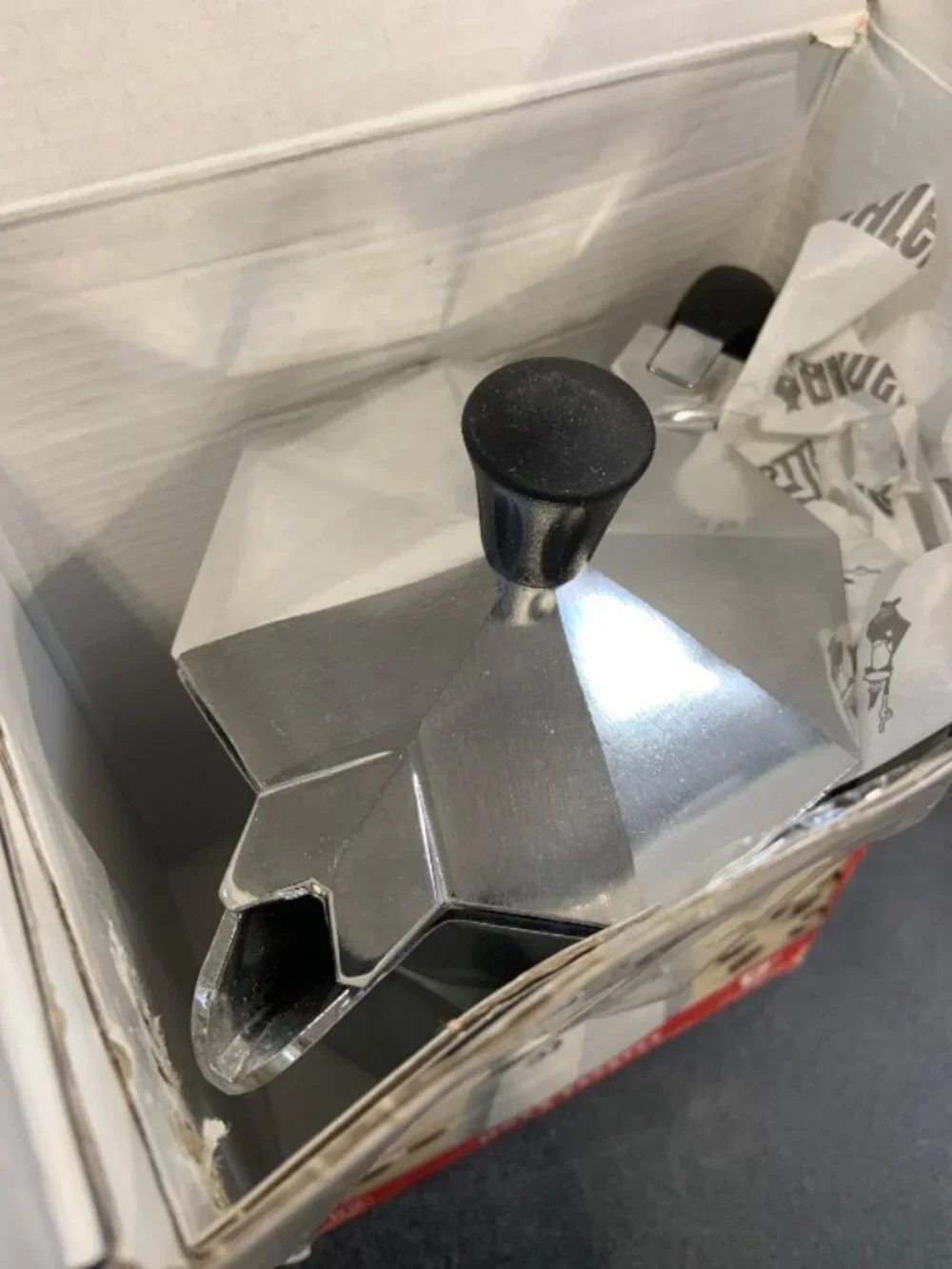 Bialetti Moka Express Iconic Italian Stovetop Espresso Maker 6 cup